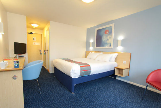 Travelodge Cheltenham Zimmer foto