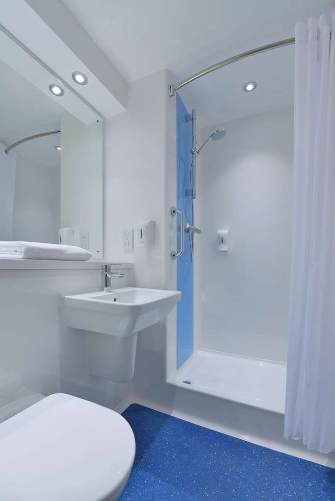Travelodge Cheltenham Zimmer foto
