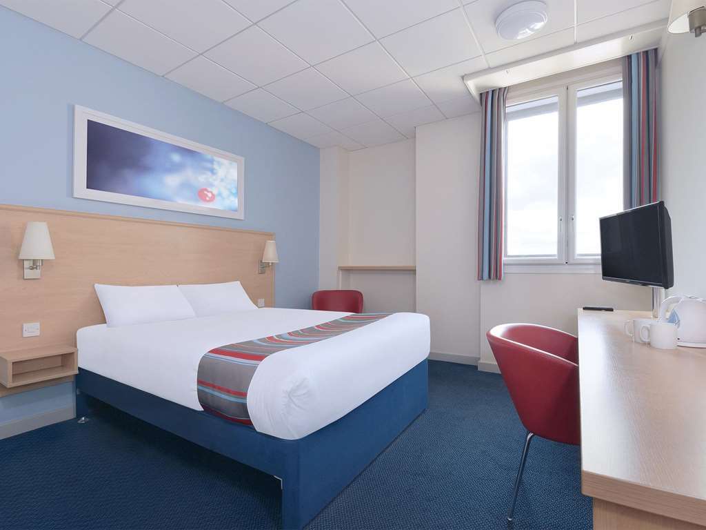 Travelodge Cheltenham Zimmer foto